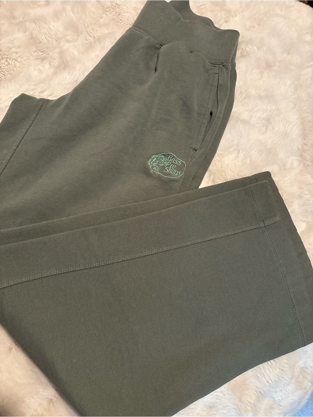 Bass Pro shop Olive green sweatpants joggers embroidered logo lounge pants